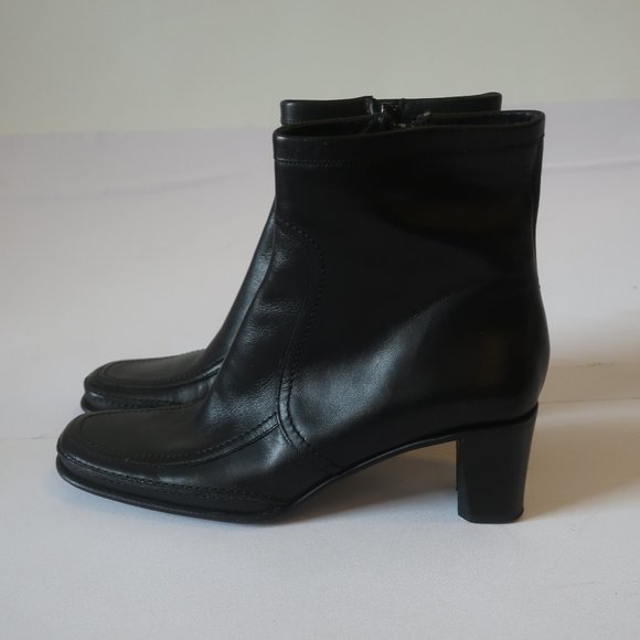 Womens Via Spiga Black Leather Ankle Zip Bootie L-Boot/7.5 R-Boot/7 * - Picture 3 of 9